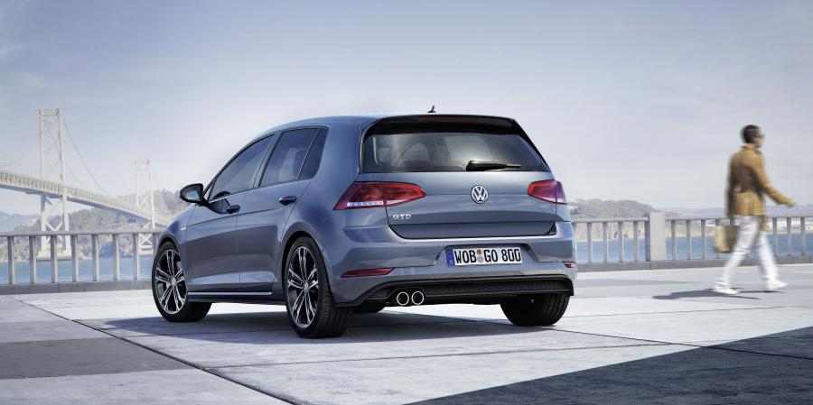  Volkswagen Golf GTD 5-Door 2017 года  (WW) (фото 3 из 58)
